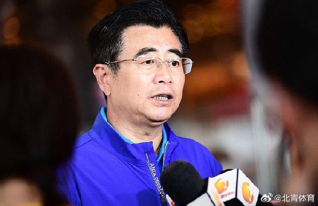公交车她被揉的开始呻吟起来视频
